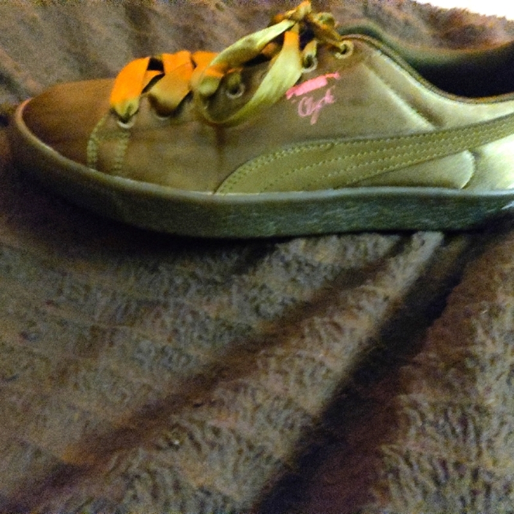 PUMA Avocado Satin Size 8 Women's